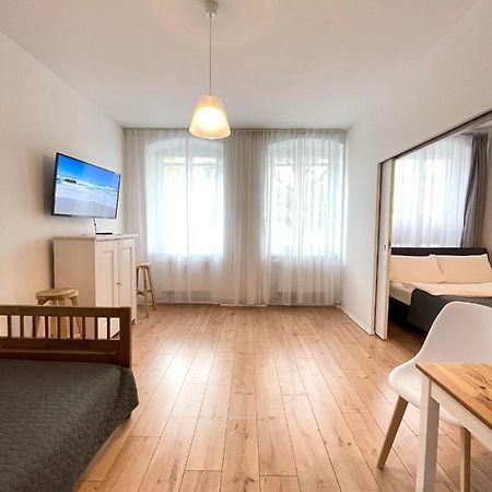 Ferienwohnung Im Stadtzentrum Von Bernau - Schoene Ferienwohnung Mit 1 1/2 Zimmern, Bad, Spuelmaschine, Waschmaschine, Komplette Kueche, Wlan Bernau bei Berlin Exteriér fotografie